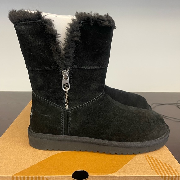 Koolaburra by UGG - Aribel Short - Picture 2 of 6